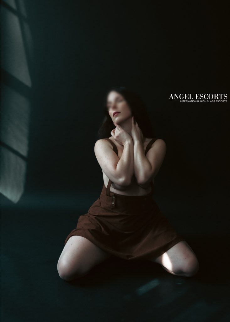 escort stuttgart jasmin- Dominante elegante Escort Jasmin mit intellektueller Ausstrahlung – exklusive High Class Premium Begleitung